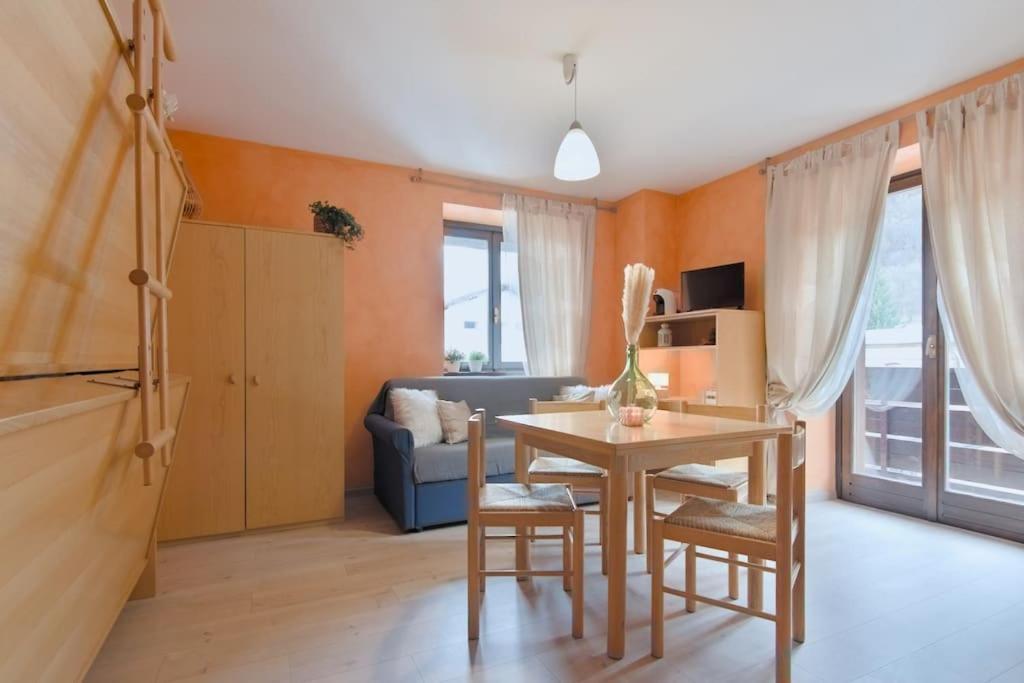 Aprica Alpine Loft Centralita E Park Free Exteriör bild