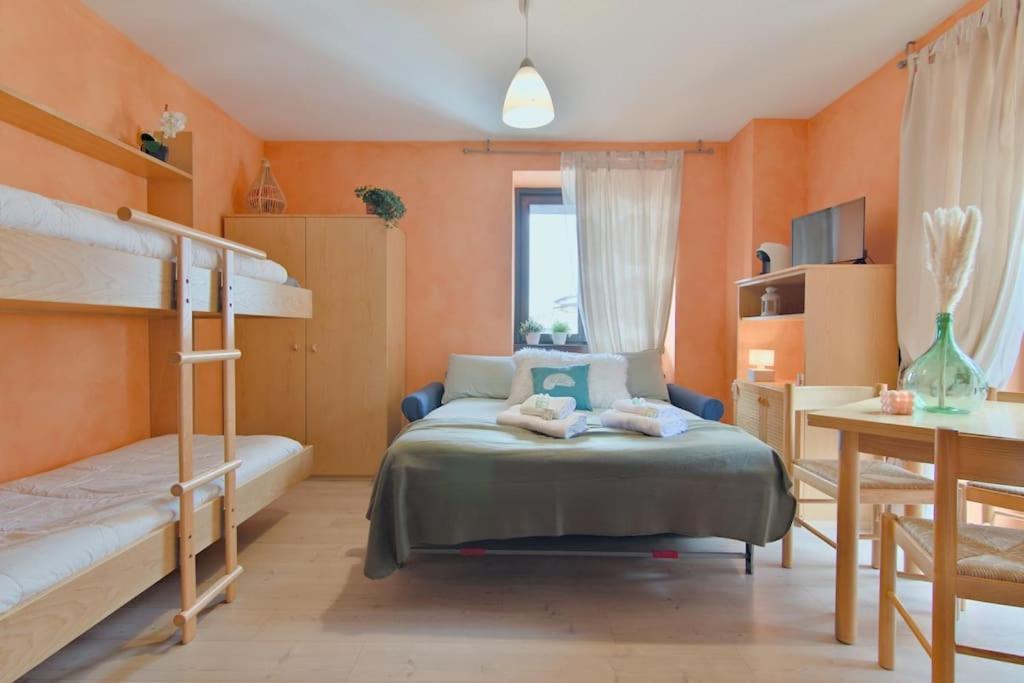 Aprica Alpine Loft Centralita E Park Free Exteriör bild