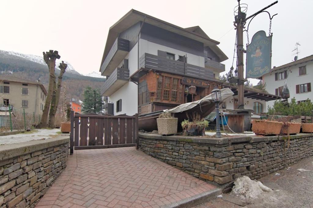 Aprica Alpine Loft Centralita E Park Free Exteriör bild